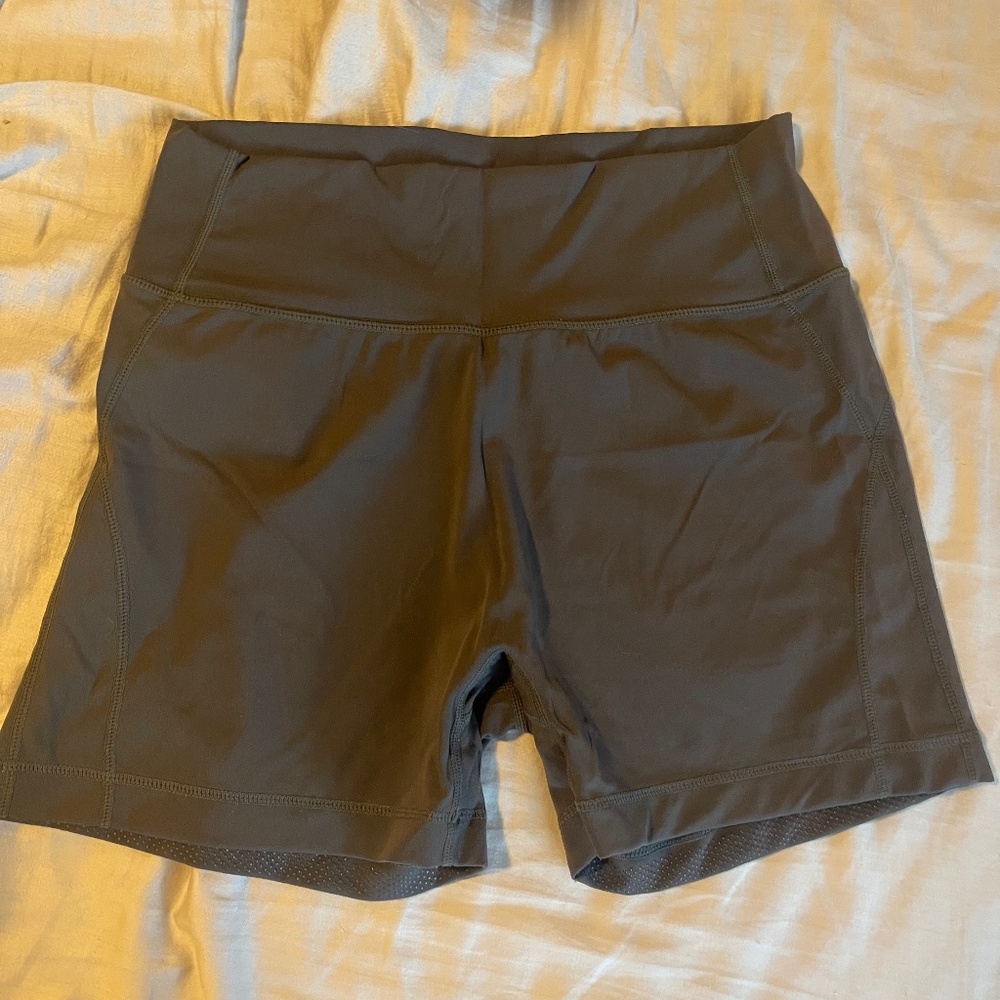 Buffbunny Spin Shorts